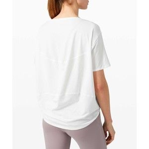 Lululemon Women’s Back in Action Short Sleeve White Tee Size 4